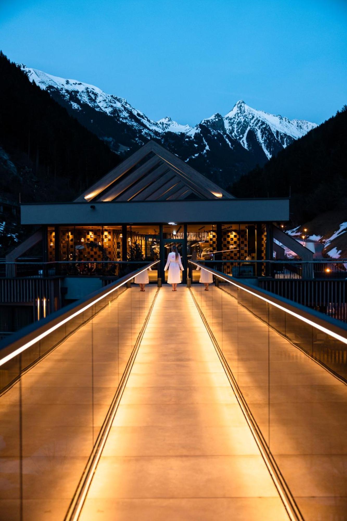 Zillergrundrock Luxury Mountain Resort مايرهوفن المظهر الخارجي الصورة