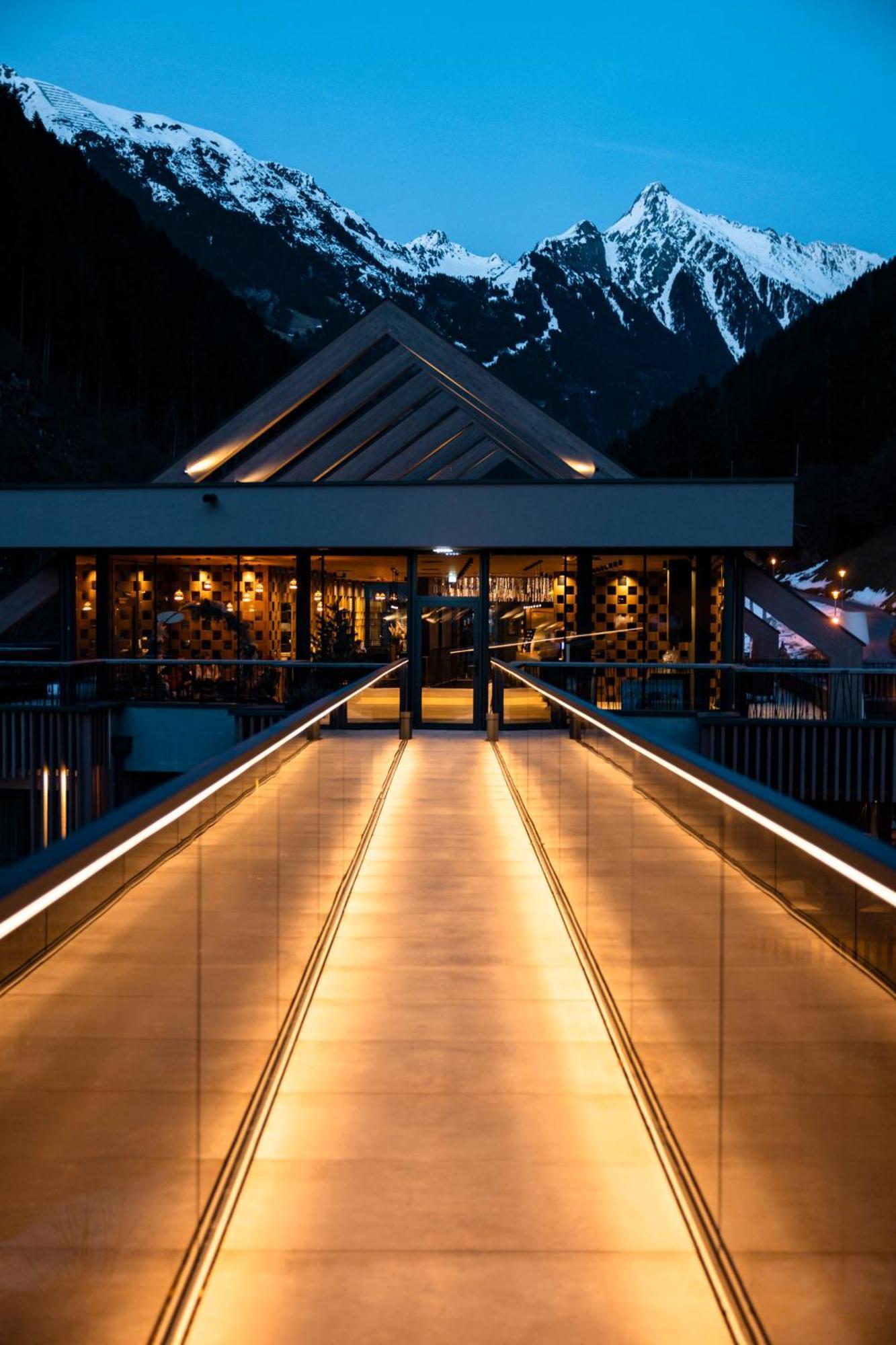 Zillergrundrock Luxury Mountain Resort مايرهوفن المظهر الخارجي الصورة
