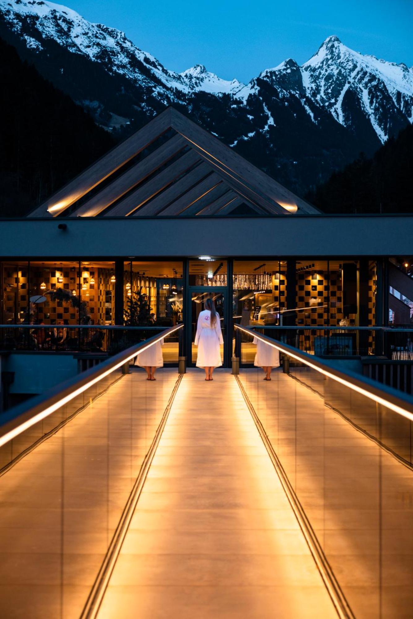 Zillergrundrock Luxury Mountain Resort مايرهوفن المظهر الخارجي الصورة